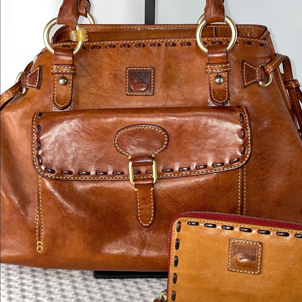 DOONEY & BOURKE FLORENTINE LEATHER SATCHEL WITH WALLET FTL-01-020 - Picture 2 of 14